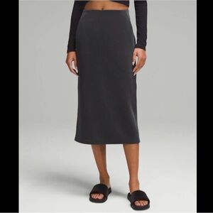 NWT lululemon athletica Softstreme HR Black Midi Skirt
